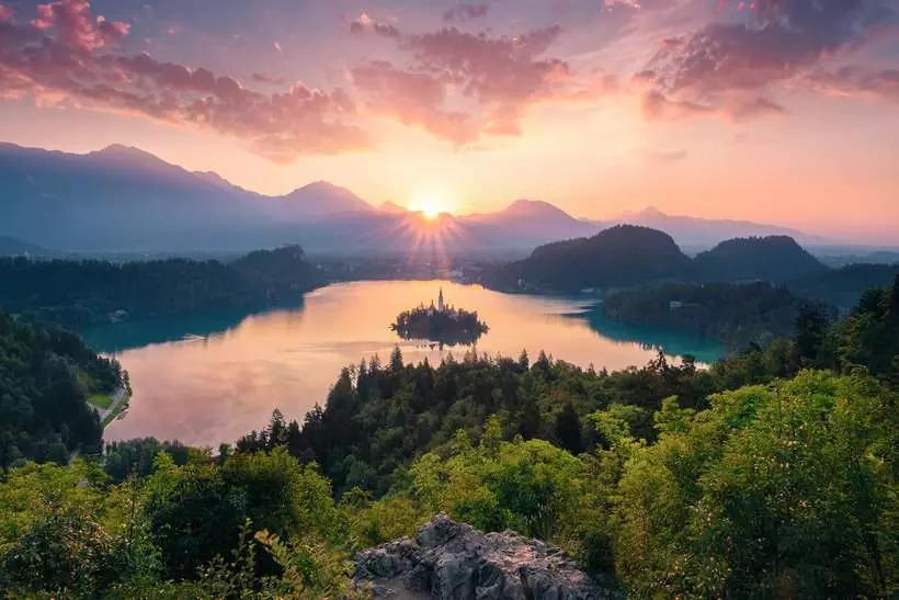 RAVENSBURGER PUZZLE LAGO DI BLED - SLOVENIA 3000 PZ 17445