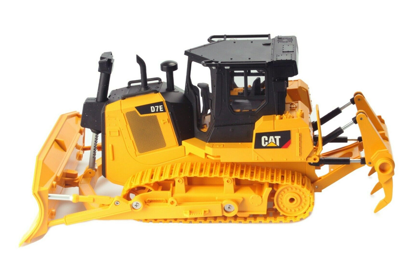 CARRERA 1:24 CAT D7E BULLDOZER 37025002