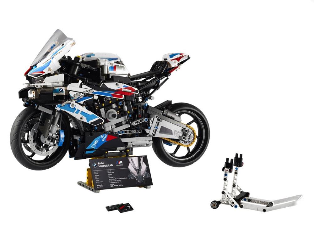 LEGO BMW M 1000 RR 42130