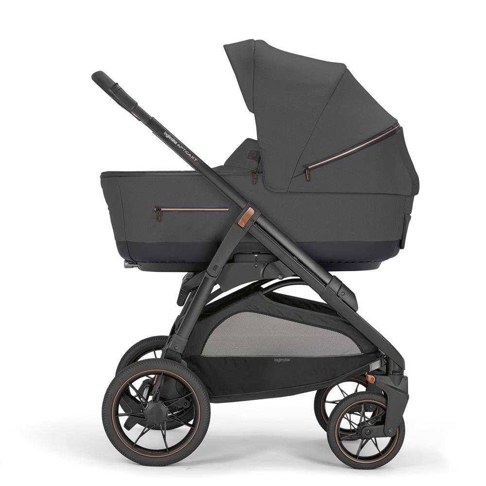 INGLESINA TRIO SYSTEM QUATTRO APTICA XT MAGNET GREY CON TELAIO NERO E SEGG. DARWIN INFANT RECLINE KA72R0MGG