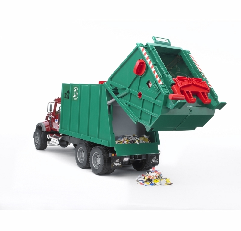 BRUDER CAMION TRASPORTO RIFIUTI (VERDE) MACK GRANITE 2812