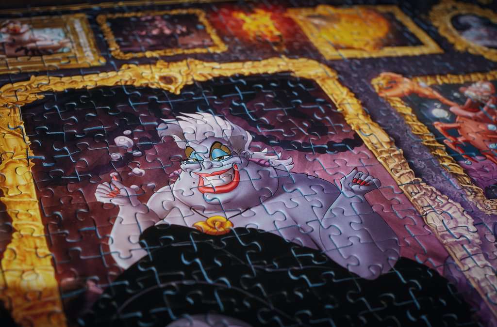 RAVENSBURGER  VILLAINOUS: URSULA 15027