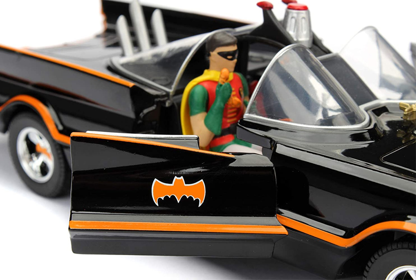 JADA BATMAN BATMOBILE CLASSIC 1966 1:24 215001