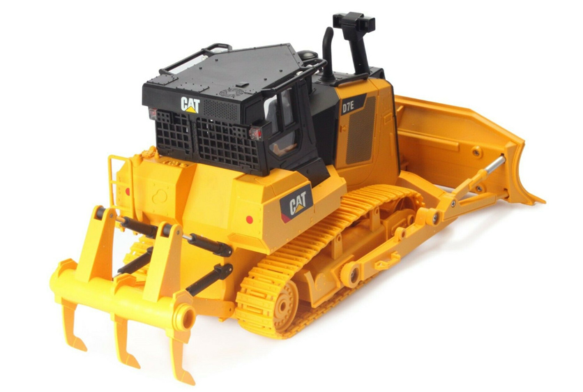 CARRERA 1:24 CAT D7E BULLDOZER 37025002