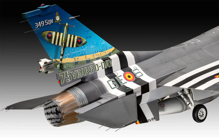 REVELL F-16 FALCON CINQUANTESIMO ANNIVERSARIO 03802 REVELL F-16 FALCON CINQUANTESIMO ANNIVERSARIO 03802